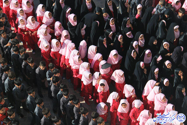 عکس: نواخته شدن زنگ قرآن و عترت در بنیاد امیرالمومنین ابرکوه