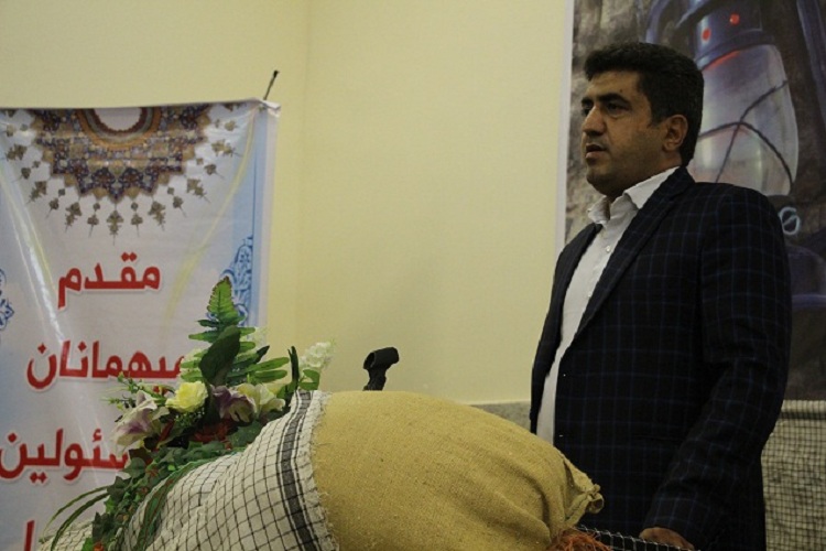 عصرشعر دفاع مقدس در زرندیه برگزار شد