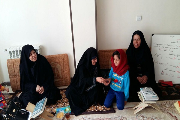 برپایی جلسه آموزشی قرآن در خانه ریحانه النبی
