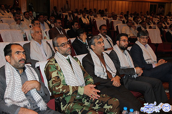 عکس: تجليل از خانواده شهداء و ايثارگران صنعت آب و برق یزد