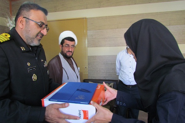 بانوان مقامآور مسابقات قرآنی آمادگاه ناوگان جنوب نداجا تجلیل شدند بانوان مقامآور مسابقات قرآنی آمادگاه ناوگان جنوب نداجا تجلیل شدند