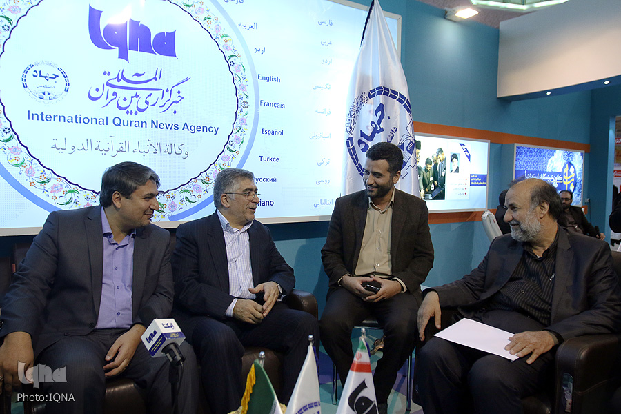 بازدید رئیس جهاد دانشگاهی از غرفه ایکنا در نمایشگاه مطبوعات بازدید رئیس جهاد دانشگاهی از غرفه ایکنا در نمایشگاه مطبوعات