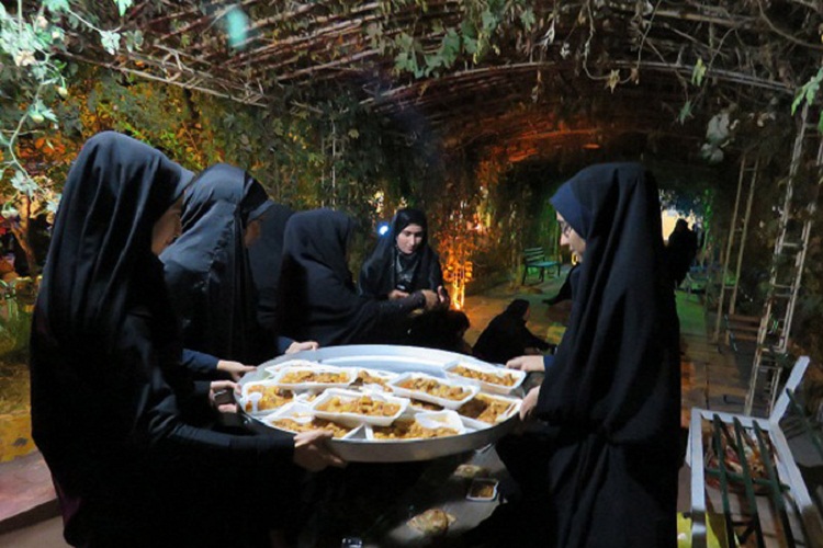 اطعام روزانه 2 هزار زائر پاکستانی در زائرسرای امام رضا(ع) زاهدان