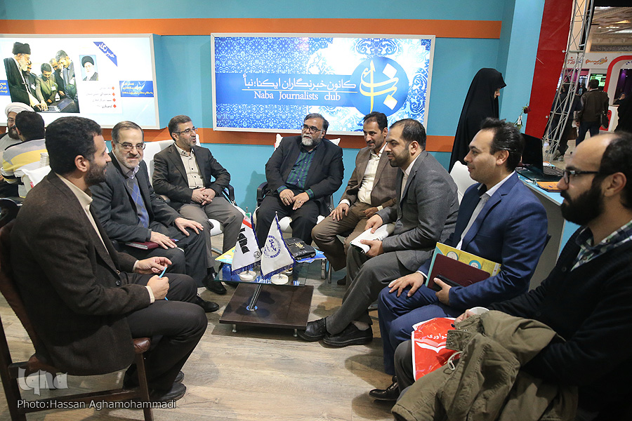 حضور پررنگ هنرمندان و جامعه قرآنی در غرفه ایکنا حضور پررنگ هنرمندان و جامعه قرآنی در غرفه ایکنا