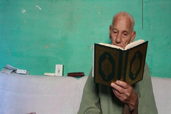 پیرمرد مسیحی آموزگار قرآن