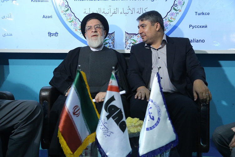 رئیس بنیاد شهید و امور ایثارگران در غرفه ایکنا حضور یافت