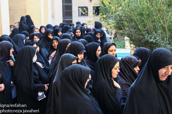 پانزدهمین آزمون سراسری قرآن و عترت در روز پنج شنبه ساعت 8:30 در دانشکده ادبیات دانشگاه اصفهان برگزار شد رییس ارشاد و جمعی از مسئولین از این آزمون بازدید به عمل آوردند.