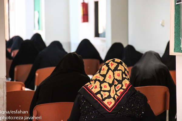 پانزدهمین آزمون سراسری قرآن و عترت در روز پنج شنبه ساعت 8:30 در دانشکده ادبیات دانشگاه اصفهان برگزار شد رییس ارشاد و جمعی از مسئولین از این آزمون بازدید به عمل آوردند.