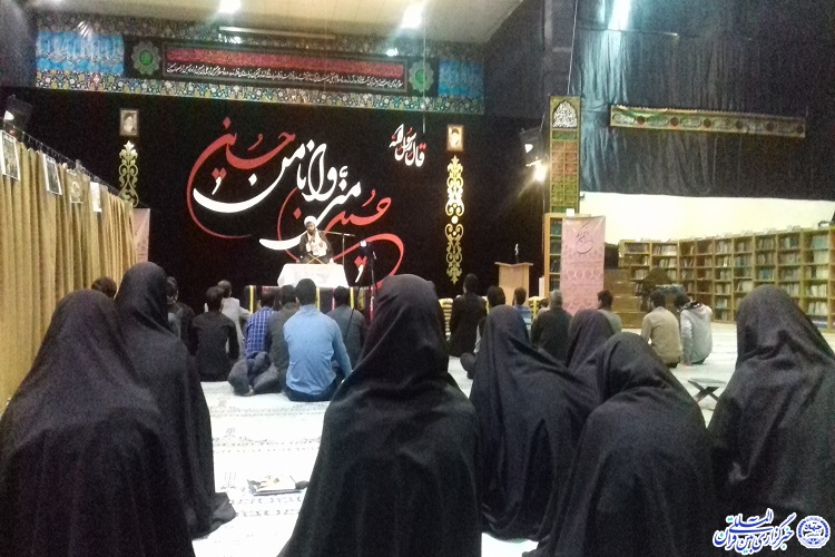 «جداناپذیری از قرآن» پیام امام حسین(ع) بود/ یوسفِ قرآن را به جوانان نشان دهیم