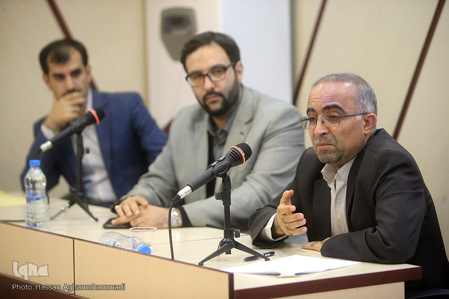 حل مشکلات اقتصادی ایران خارج از اختیار اقتصاددانان است