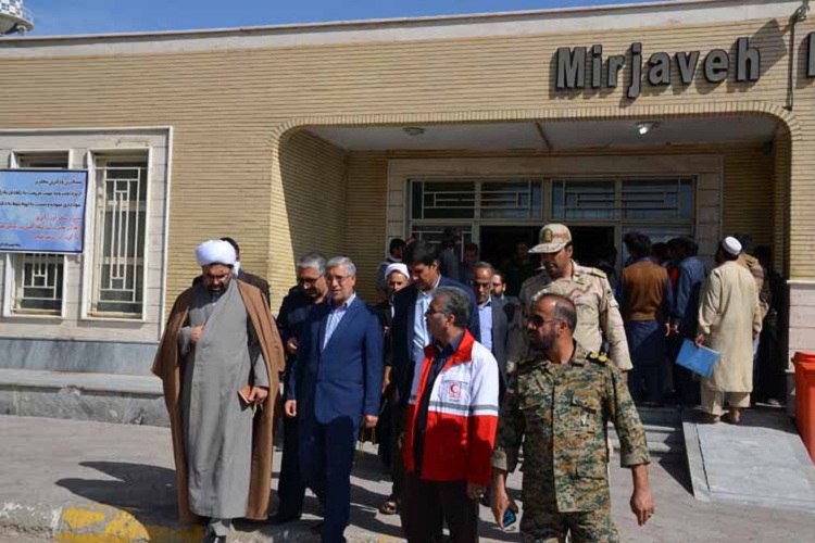 بازدید مسؤولین استانی سیستان وبلوچستان از موکب امام خمینی در میرجاوه + عکس