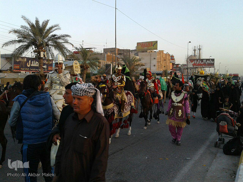 نمايش نمادين اسرای كربلا در نجف اشرف