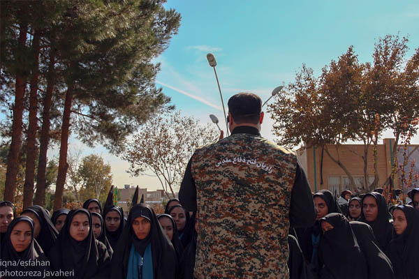 اقامه ی نماز وحدت در گلستان شهدای اصفهان