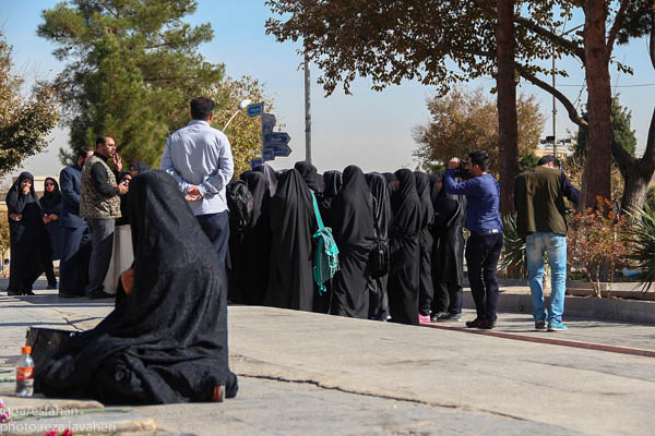 اقامه ی نماز وحدت در گلستان شهدای اصفهان