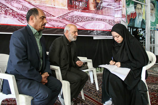 اقامه ی نماز وحدت در گلستان شهدای اصفهان