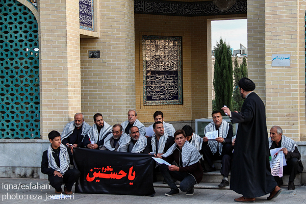 هم خوانی قرآن در قطعه ی شهدا