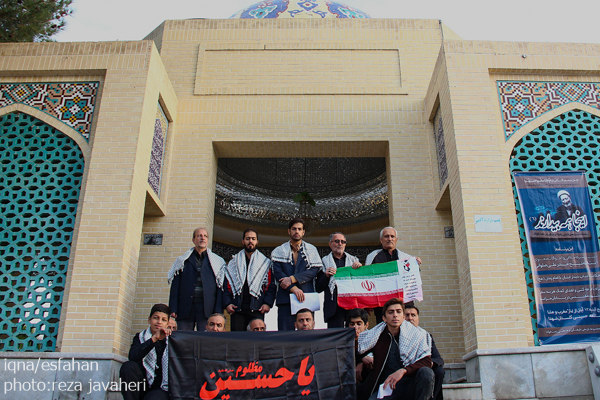 هم خوانی قرآن در قطعه ی شهدا