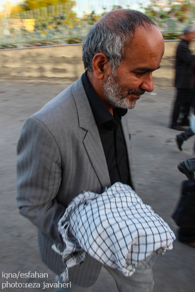 هم خوانی قرآن در قطعه ی شهدا