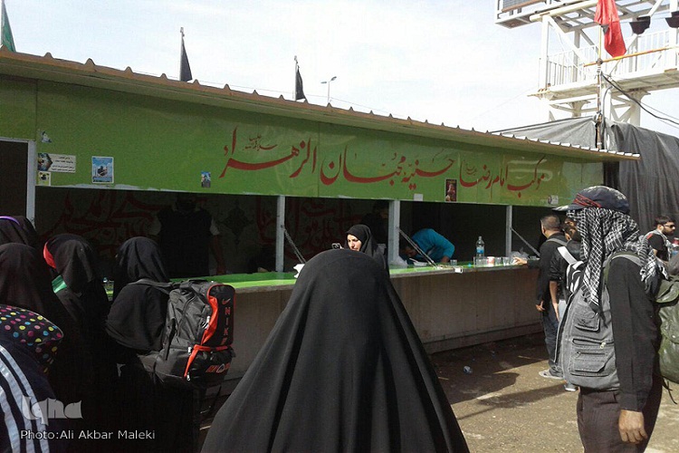 پخش صلوات خاصه امام رضا(ع) در مسیر نجف به کربلا