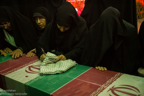 مسافران کربلا می آیند