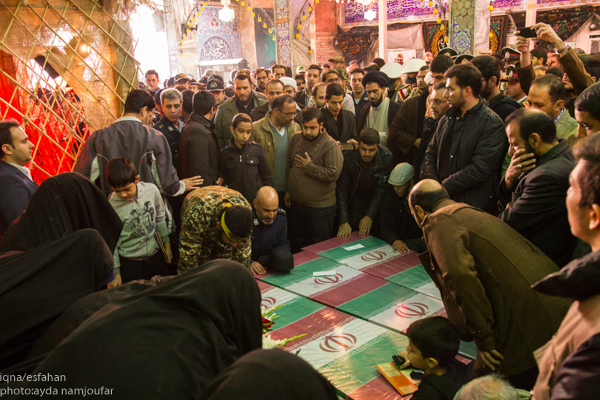 مسافران کربلا می آیند