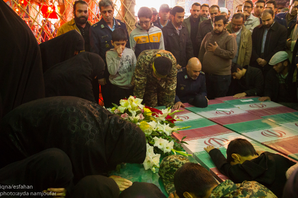 مسافران کربلا می آیند