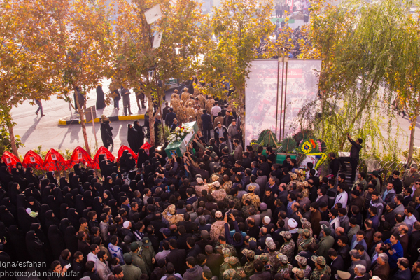مسافران کربلا می آیند