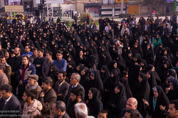 مسافران کربلا می آیند
