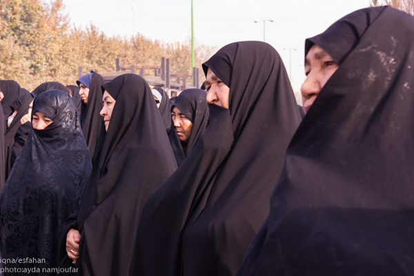 مسافران کربلا می آیند