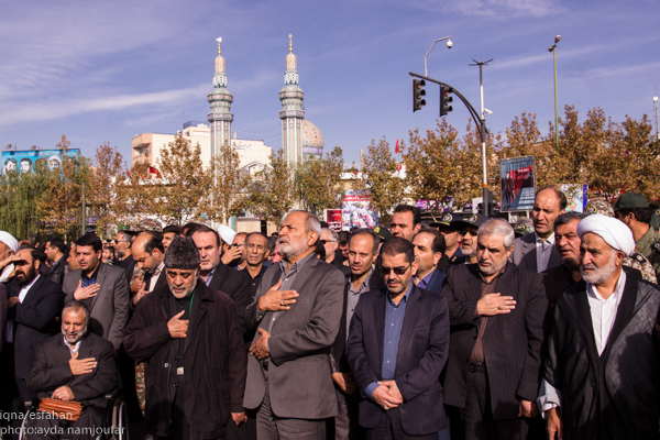مسافران کربلا می آیند
