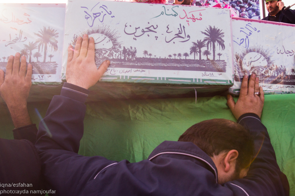 مسافران کربلا می آیند
