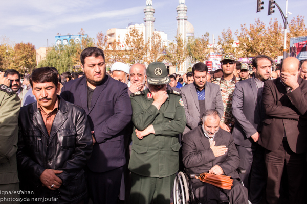 مسافران کربلا می آیند