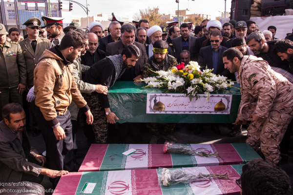 مسافران کربلا می آیند