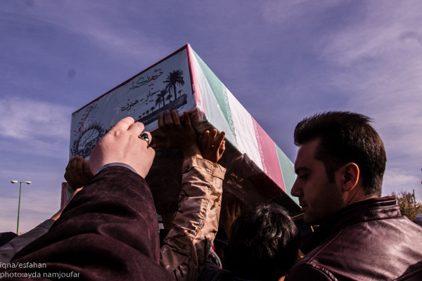 مسافران کربلا می آیند