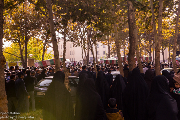 مسافران کربلا می آیند