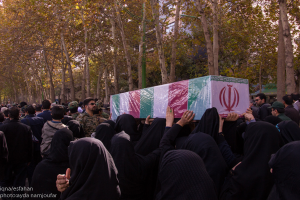 مسافران کربلا می آیند