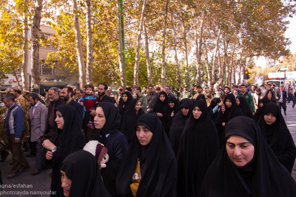 مسافران کربلا می آیند