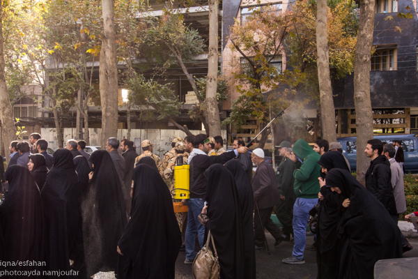 مسافران کربلا می آیند