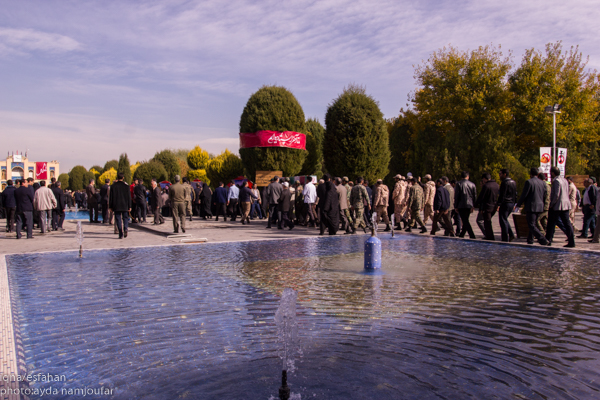 مسافران کربلا می آیند