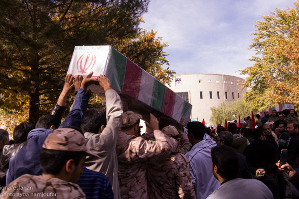مسافران کربلا می آیند