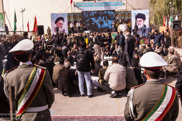 مسافران کربلا می آیند