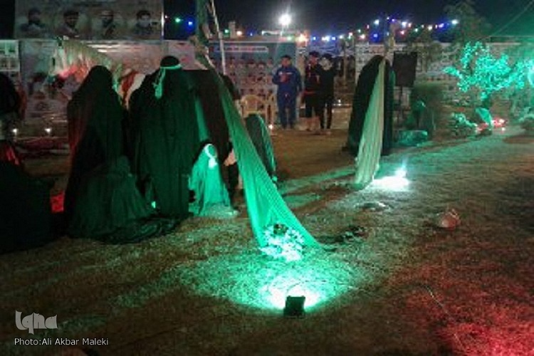 تصویر نمایشگاهی از واقعه عاشورا در نزدیکی حرم امام حسین(ع)