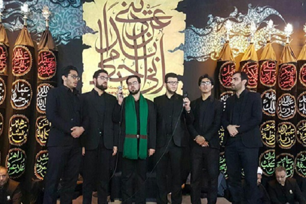 تجلیل تولیت آستان قدس رضوی از گروه تواشیح معراج قم تجلیل تولیت آستان قدس رضوی از گروه تواشیح معراج قم