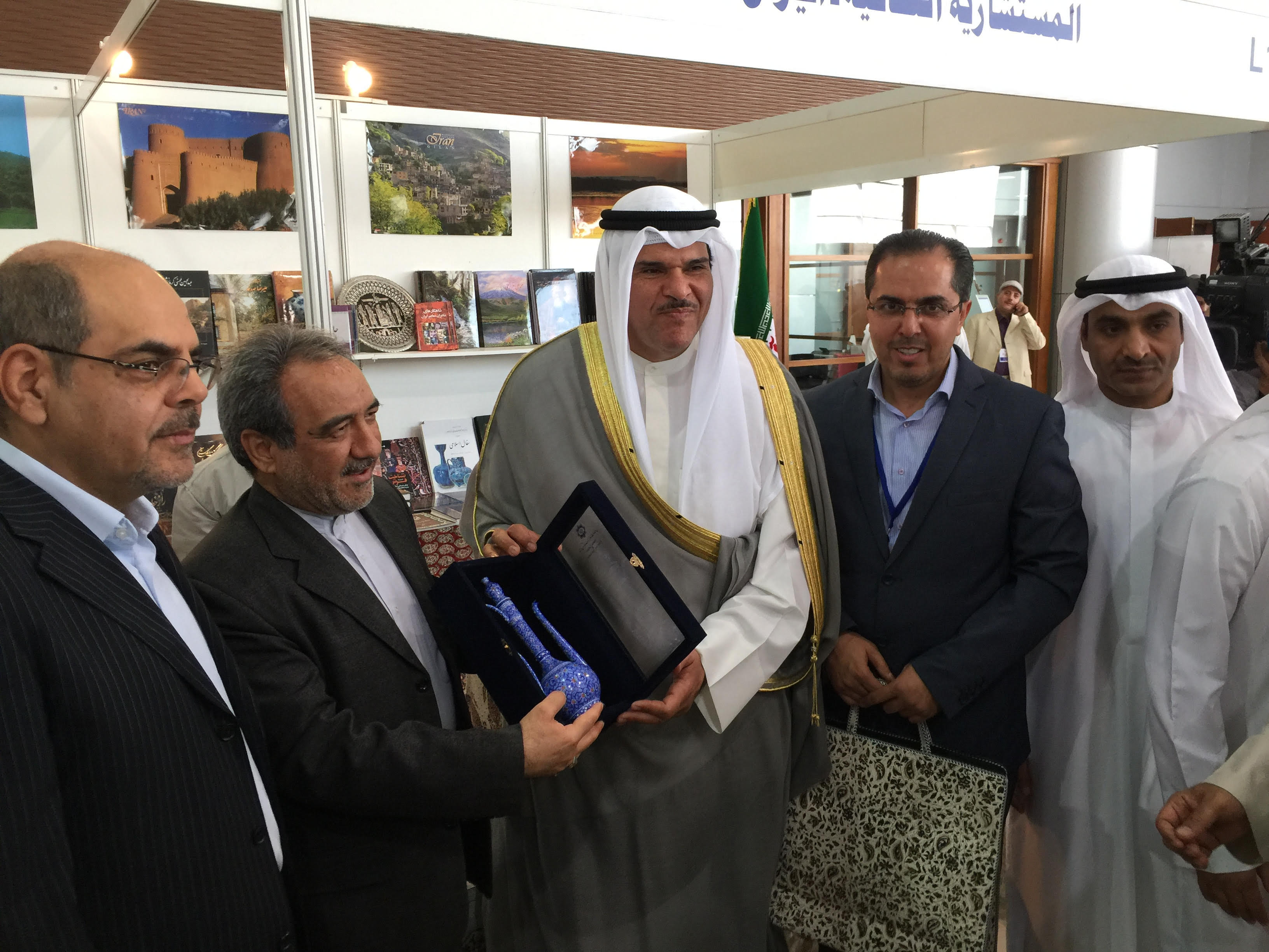 ایران با تفاسیر معتبر قرآنی در نمایشگاه کویت + عکس