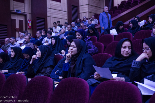 کارگاه مهارت های زندگی قرآنی با موضوع سبک زندگی قرآنی در رعایت اصول تغذیه با حضور اساتید،دانشجوبان و کارکنان دانشگاه اصفهان ،سه شنبه 4 آبان ماه 1395 در تالار دکتر شریعتی ،واقع در دانشگاه اصفهان برگزار شد.
