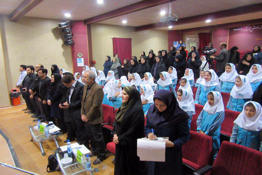 رقابت قصه‌گویان لرستان درنوزدهمین جشنواره قصه‌گویی + عکس