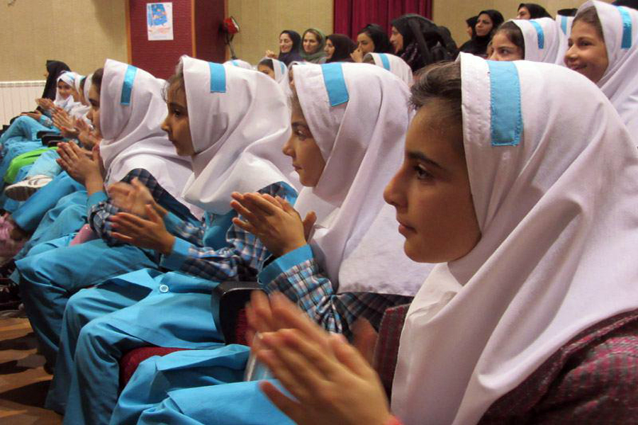 رقابت قصه‌گویان لرستان درنوزدهمین جشنواره قصه‌گویی + عکس