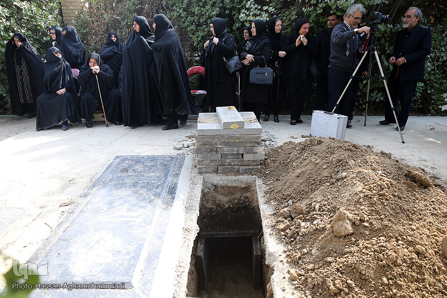 مراسم تدفین پیکر مرحوم استاد «محمد تقی مروت» در قطعه نام آوران بهشت زهرا