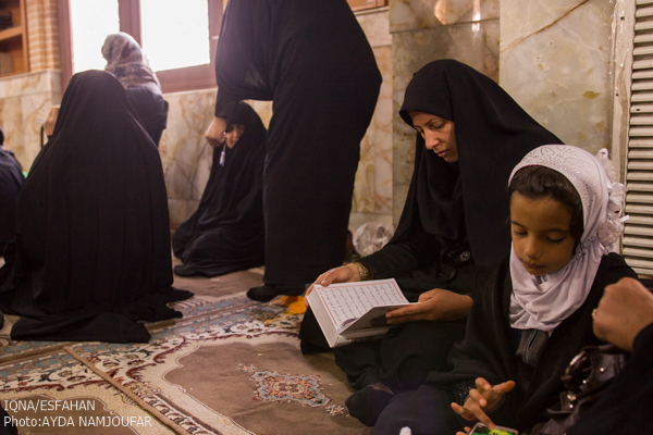 مراسم عزاداری امام رضا (ع) در حرم حضرت زینب اصفهان