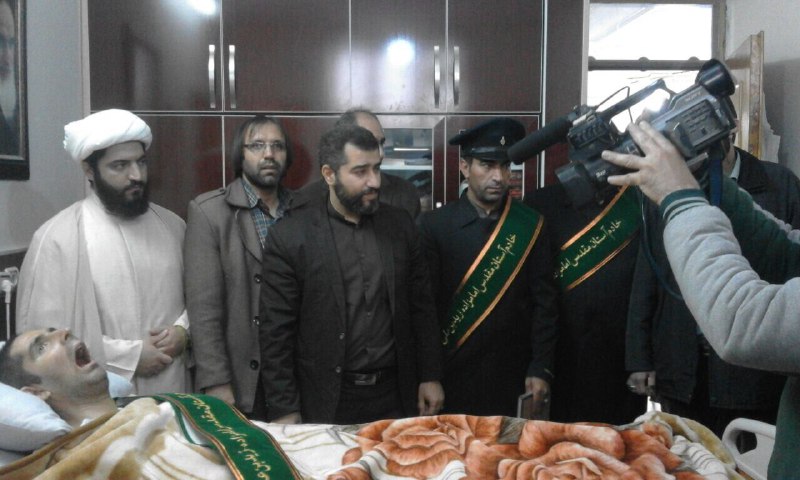 دیدار کارکنان اوقاف خرم‌آباد با شهید زنده + عکس